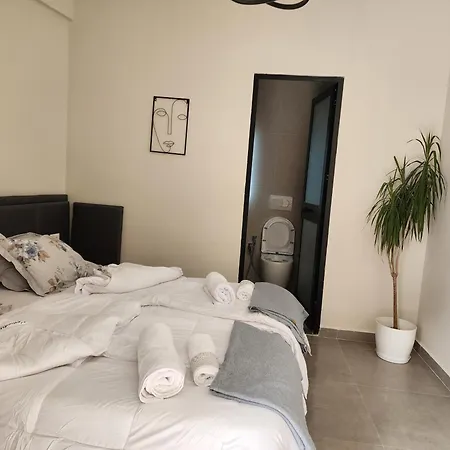 Aparthotel Contact 3*